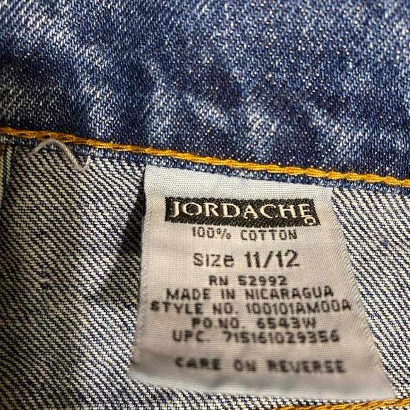 Vintage Jordache jeans. 100% cotton size 11/12 however they measure @ size 28 - Picture 9 of 11